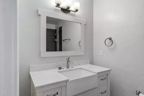 Bath - 2245 NE Shepard Rd, Bend, OR 97701 photo 5 of 6
