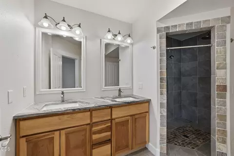 Bath - 2245 NE Shepard Rd, Bend, OR 97701 photo 2 of 6