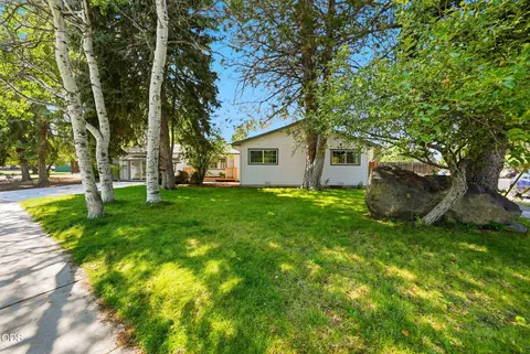 Exterior - 2245 NE Shepard Rd, Bend, OR 97701 photo 3 of 8