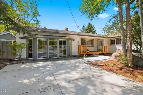 Exterior - 2245 NE Shepard Rd, Bend, OR 97701 photo 2 of 8