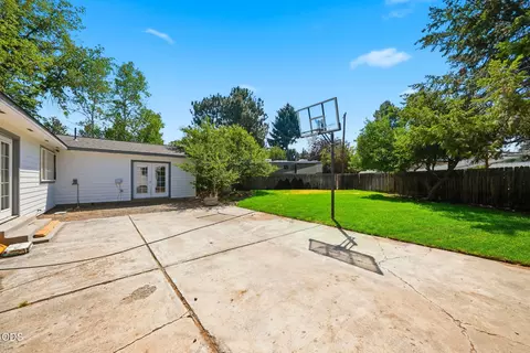 Exterior - 2245 NE Shepard Rd, Bend, OR 97701 photo 8 of 8