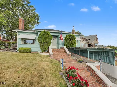 247 Hillside Ave, Klamath Falls, OR 97601