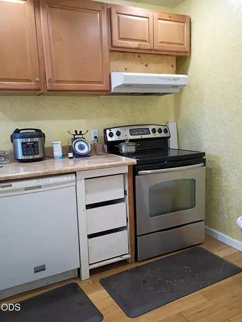 Kitchen - 1206 Upper Powell Creek Rd, Williams, OR 97544 photo 6 of 9