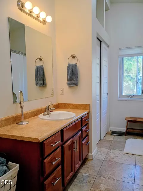 Bath - 1206 Upper Powell Creek Rd, Williams, OR 97544 photo 1 of 6