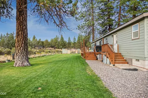 Exterior - 5515 Bufflehead Dr, Bonanza, OR 97623 photo 3 of 13