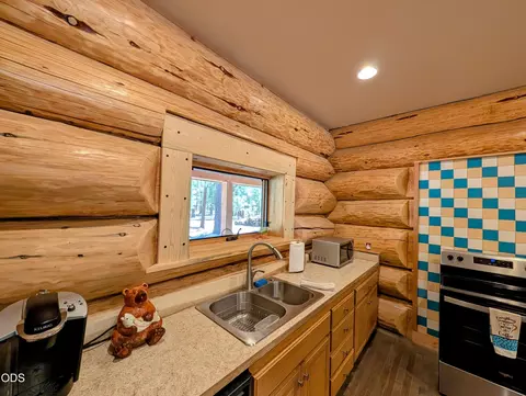 Kitchen - 153133 Hackamore Ln, La Pine, OR 97739 photo 1 of 1