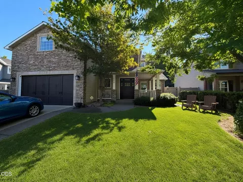 4573 Wolf Run Dr, Medford, OR 97504