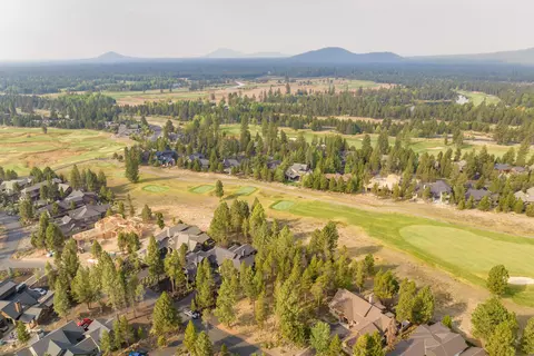 56691 Glowstone Loop, Bend, OR 97707 photo 9