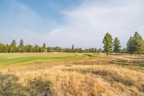 56691 Glowstone Loop, Bend, OR 97707 photo 3