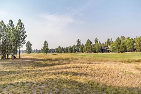 56691 Glowstone Loop, Bend, OR 97707 photo 4