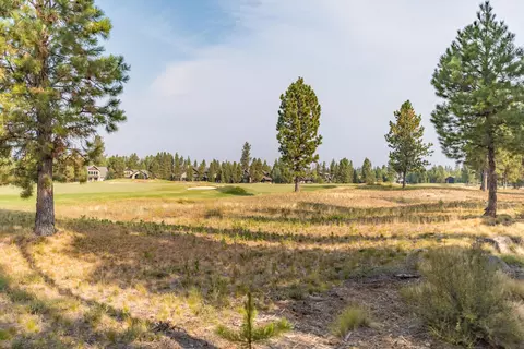 56691 Glowstone Loop, Bend, OR 97707 photo 5
