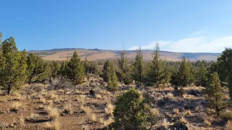2300 SE Hickory Ln, Prineville, OR 97754