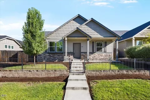 1449 Spring St, Medford, OR 97504