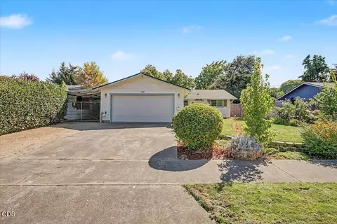 1725 Howell Ave, Medford, OR 97501