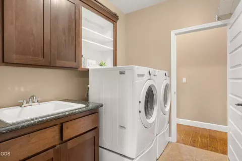 Other - 642 Sheffield Dr, Eagle Point, OR 97524 photo 4 of 5