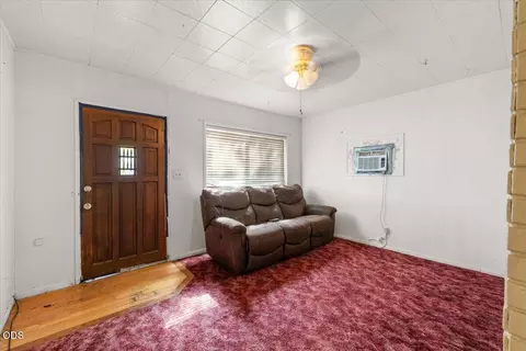 Living - 6607 Pinehurst St, Central Point, OR 97502 photo 1 of 1