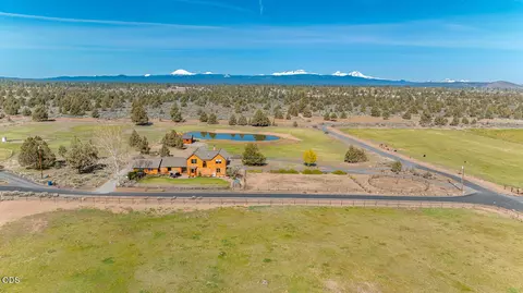 View/Area - 22311 Mcardle Rd, Bend, OR 97702 photo 4 of 8