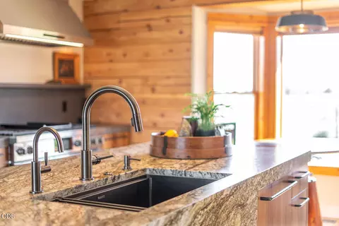 Kitchen - 22311 Mcardle Rd, Bend, OR 97702 photo 11 of 14