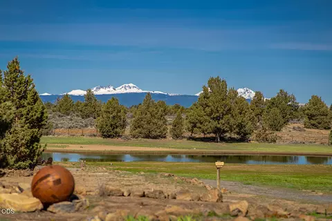 View/Area - 22311 Mcardle Rd, Bend, OR 97702 photo 8 of 8