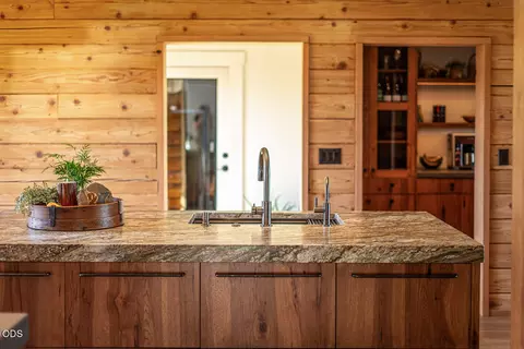Kitchen - 22311 Mcardle Rd, Bend, OR 97702 photo 12 of 14