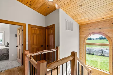 Entry Way - 22311 Mcardle Rd, Bend, OR 97702 photo 2 of 4