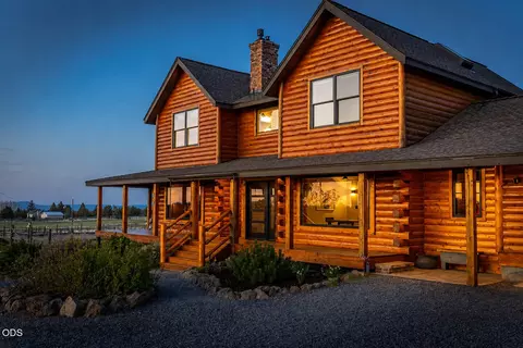 Exterior - 22311 Mcardle Rd, Bend, OR 97702 photo 3 of 8