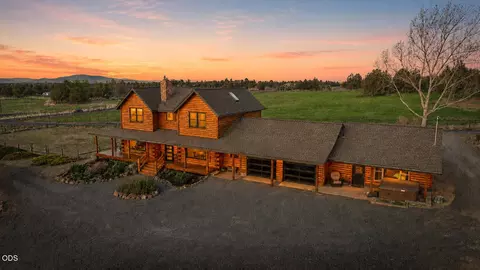 Exterior - 22311 Mcardle Rd, Bend, OR 97702 photo 2 of 8