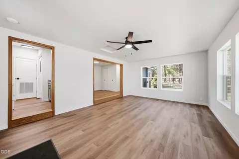 Living - 50858 Fawn Loop, La Pine, OR 97739 photo 8 of 11