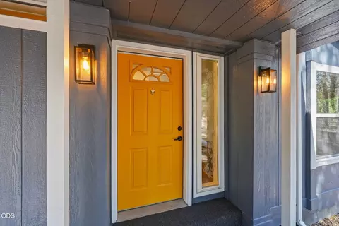 Entry Way - 50858 Fawn Loop, La Pine, OR 97739 photo 1 of 1
