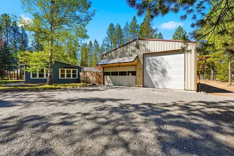 Exterior - 50858 Fawn Loop, La Pine, OR 97739 photo 2 of 8