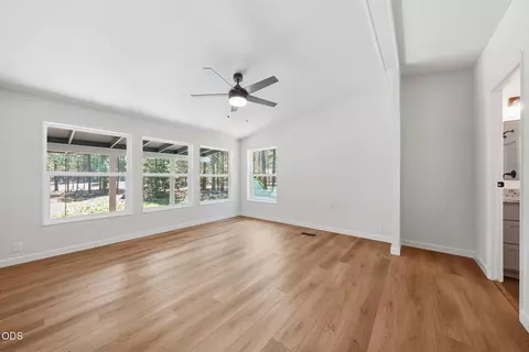 Living - 50858 Fawn Loop, La Pine, OR 97739 photo 7 of 11