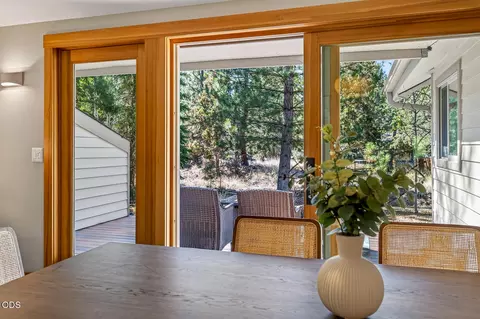 Dining - 770 NW Broken Arrow Rd, Bend, OR 97703 photo 5 of 5