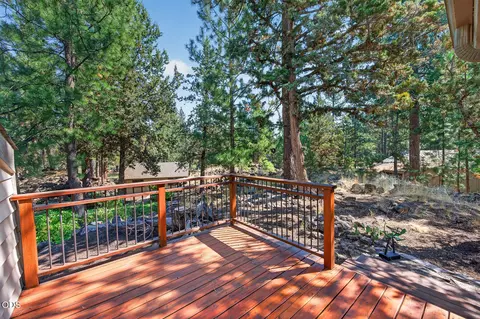 Exterior - 770 NW Broken Arrow Rd, Bend, OR 97703 photo 10 of 13