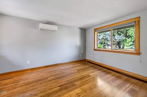 Living - 770 NW Broken Arrow Rd, Bend, OR 97703 photo 6 of 6