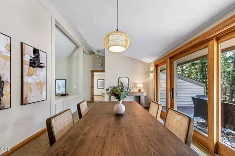 Dining - 770 NW Broken Arrow Rd, Bend, OR 97703 photo 4 of 5