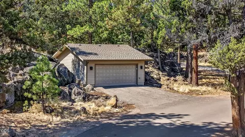 Exterior - 770 NW Broken Arrow Rd, Bend, OR 97703 photo 4 of 13