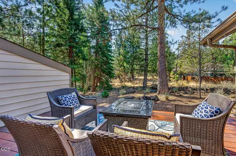 Exterior - 770 NW Broken Arrow Rd, Bend, OR 97703 photo 7 of 13