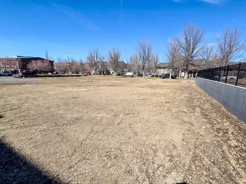 274 SW Bluff Dr, Bend, OR 97702 photo 4