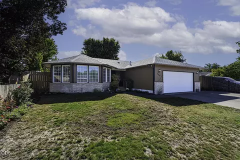 3360 Wellington Dr, Medford, OR 97504