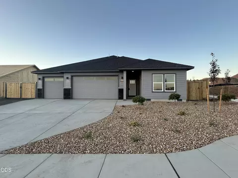 3909 SW Antelope Way #LOT 52, Redmond, OR 97756