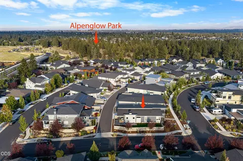 View/Area - 60057 SE Ruby Peak Loop, Bend, OR 97702 photo 1 of 4