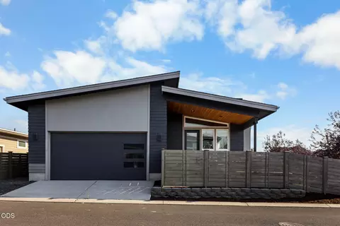 Exterior - 60057 SE Ruby Peak Loop, Bend, OR 97702 photo 4 of 4