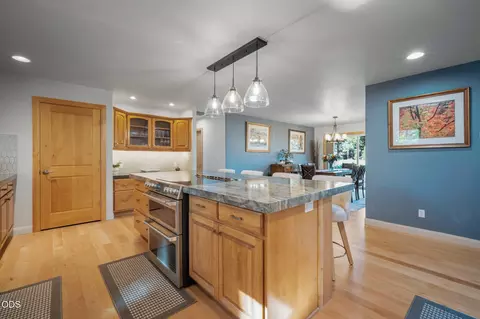 Kitchen - 60780 Currant Way, Bend, OR 97702 photo 8 of 9