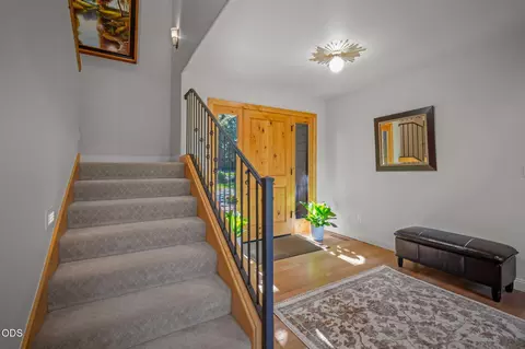 Entry Way - 60780 Currant Way, Bend, OR 97702 photo 3 of 4