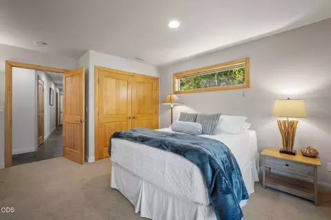 Bedroom - 60780 Currant Way, Bend, OR 97702 photo 7 of 8
