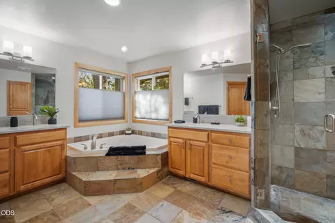 Bath - 60780 Currant Way, Bend, OR 97702 photo 1 of 9