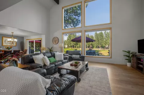 Living - 60780 Currant Way, Bend, OR 97702 photo 2 of 5