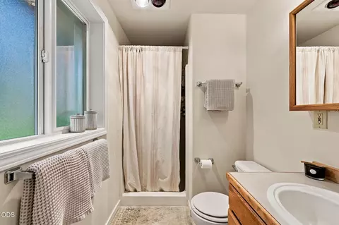 Bath - 56256 Eider Rd, Bend, OR 97707 photo 3 of 3