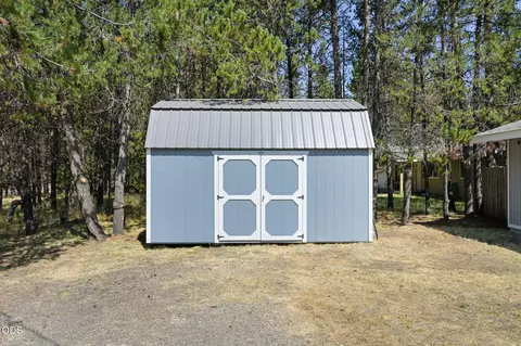 Exterior - 56256 Eider Rd, Bend, OR 97707 photo 3 of 10
