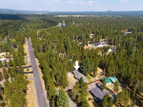 View/Area - 56256 Eider Rd, Bend, OR 97707 photo 2 of 11